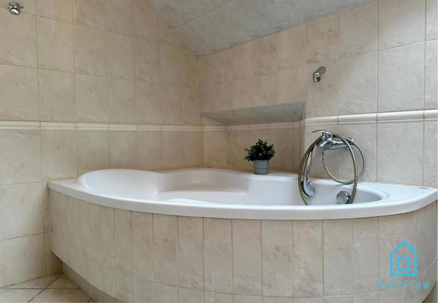 Attic Room - Charming Place, 15 Minutes To Gdansk Old Town & 5 Minutes To Seaside ホームステイ